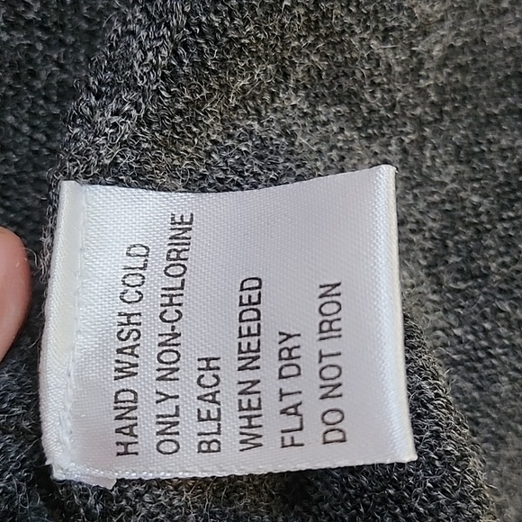 Carolyn Taylor Charcoal Gray w/Black Floral Pattern, Mock Sweater-Set, Sz Medium - Picture 10 of 10